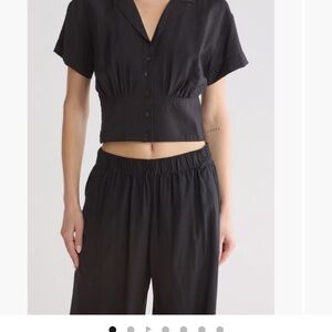 Black Short Sleeve Notched Collar Crop Top